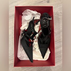 Roger Vivier Black Satin Crystal Buckle Pointed Toe Evening Pumps, 38